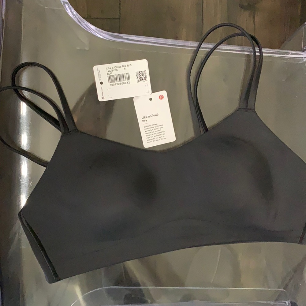 Lululemon like a cloud bra Black size8